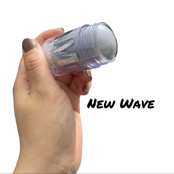 NEW WAVE Milk Makeup Holographic Stick - Picture 4 of 8